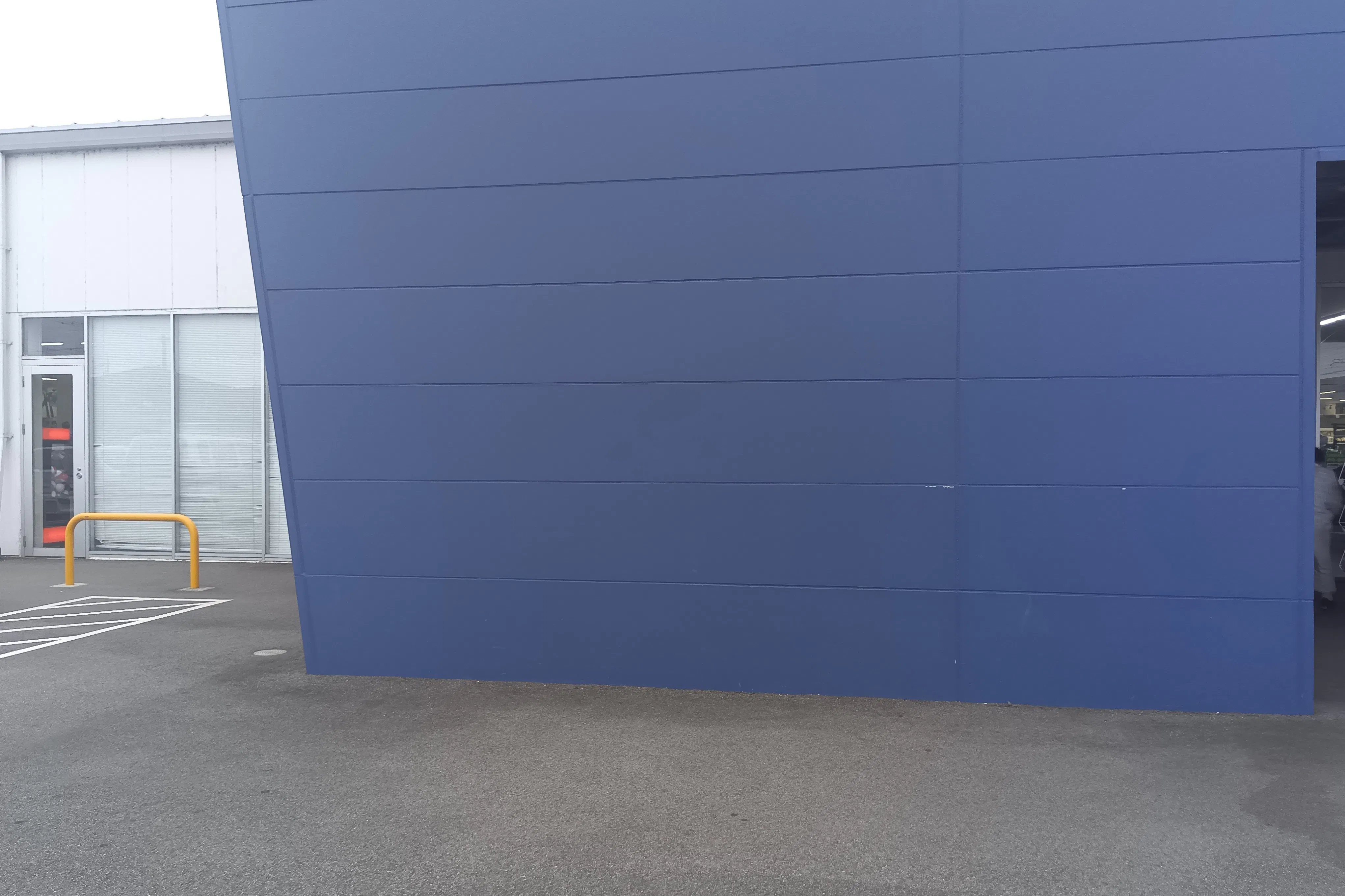 【スーパーセンタートライアル間々田店】キッチンカー(調理営業)出店限定/屋外スペース ※ケバブの利用不可