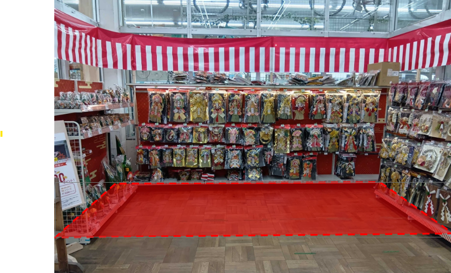 【ユニディ狛江店】1F風除室（入口入って右）のプロモーションや食物販の出店に最適な催事イベントスペース