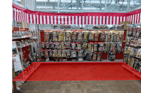 【ユニディ狛江店】1F風除室(入口入って右)のプロモーションや食物販の出店に最適な催事イベントスペース