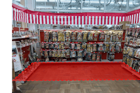 【ユニディ狛江店】1F風除室(入口入って右)のプロモーションや食物販の出店に最適な催事イベントスペース