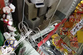 【ユニディ狛江店】1F風除室(入口入って右)のプロモーションや食物販の出店に最適な催事イベントスペース