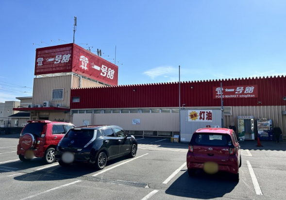 【一号舘豊里】店内入口付近(入口正面スペース)　販促プロモーションに最適なスーパー店内催事イベントスペース