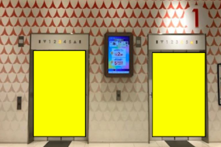 【イオンモール徳島】モール内広告 エレベーターの画像1