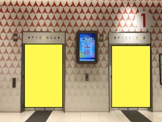 【イオンモール徳島】モール内広告 エレベーターの画像