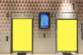 【イオンモール徳島】モール内広告 エレベーター