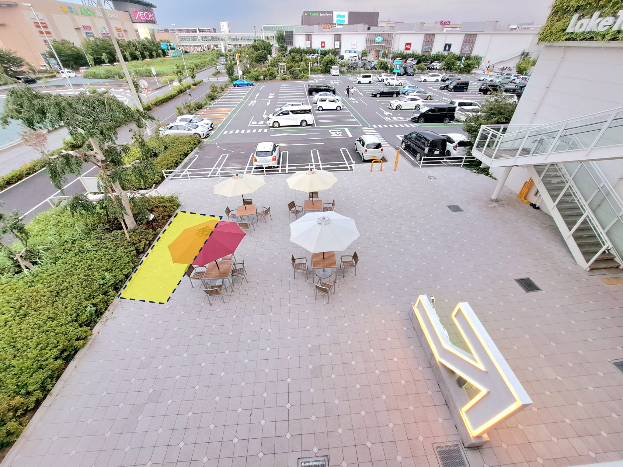 【イオンレイクタウンアウトレット】3rd Ave.1F (先端)　➁