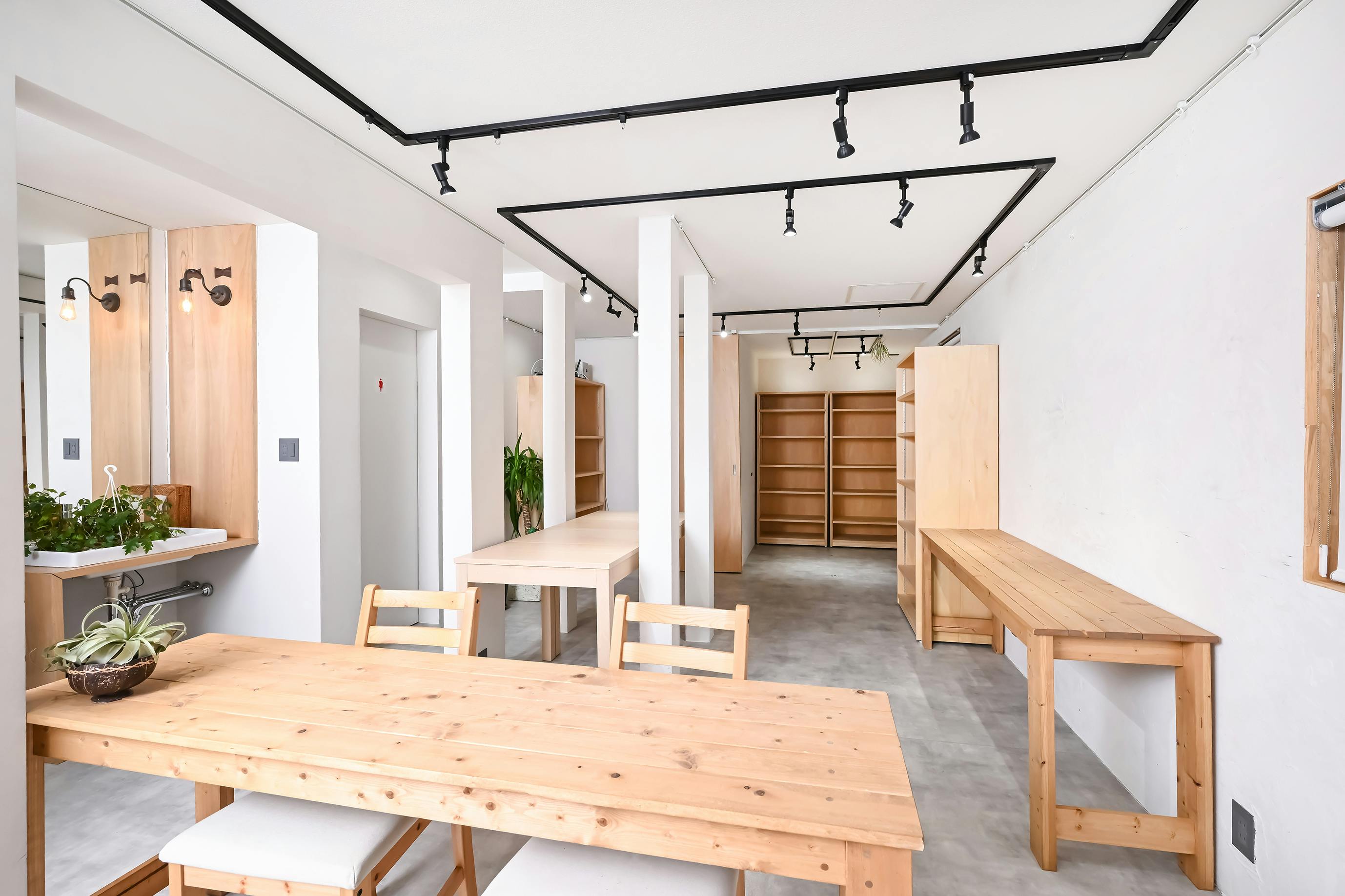 【吉祥寺駅から徒歩7分】ポップアップショップ・ワークショップ・個展・グループ展・撮影に最適!白壁でおしゃれなイベントスペース