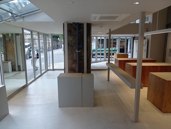 【本町駅】レンタルスペース 内観8※レジ側からの景色