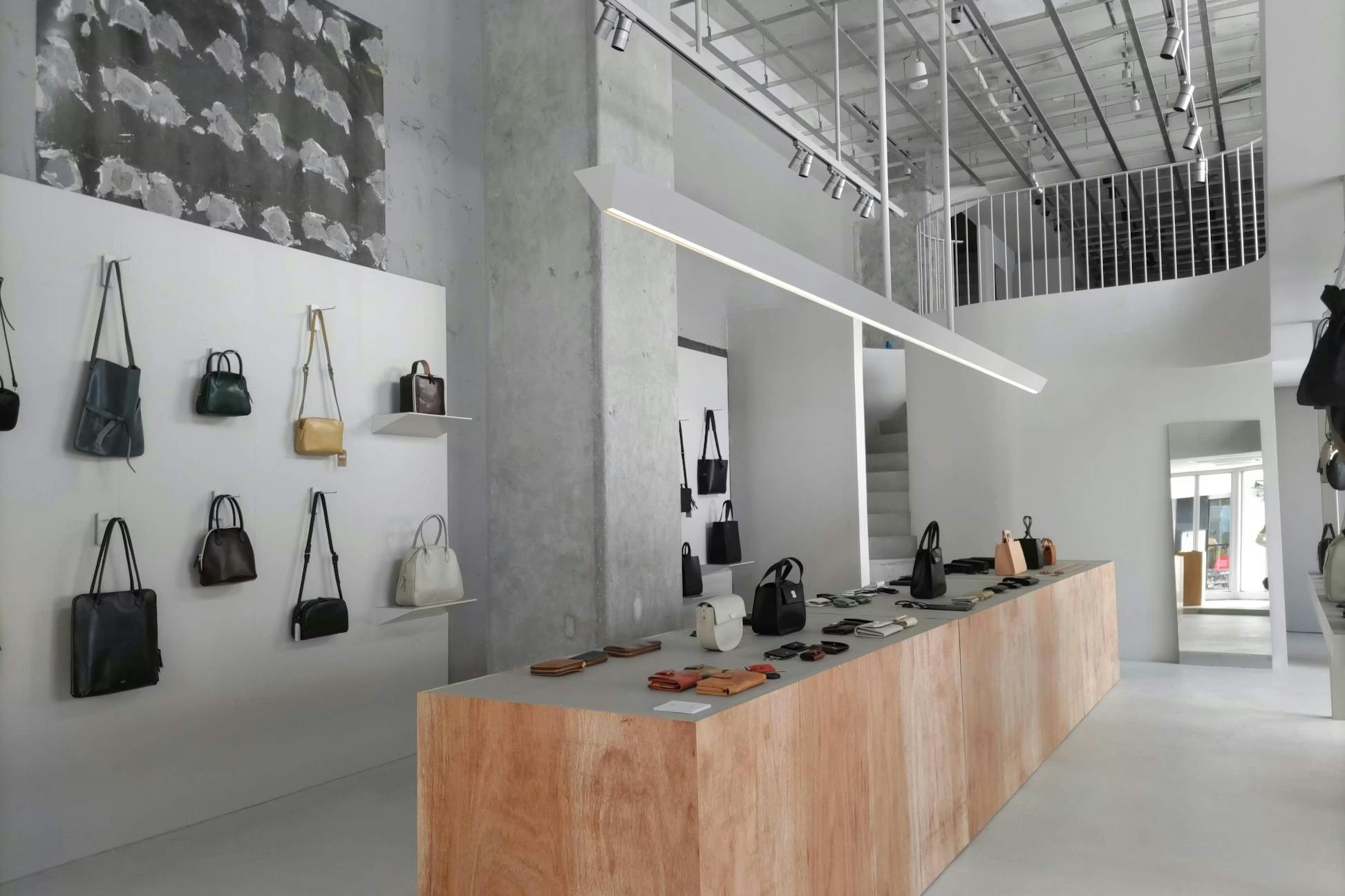 【本町駅5分】心斎橋駅からもアクセス可能!展示会やポップアップストアに最適なアパレル店舗をそのまま活用できる1F専有イベントスペース