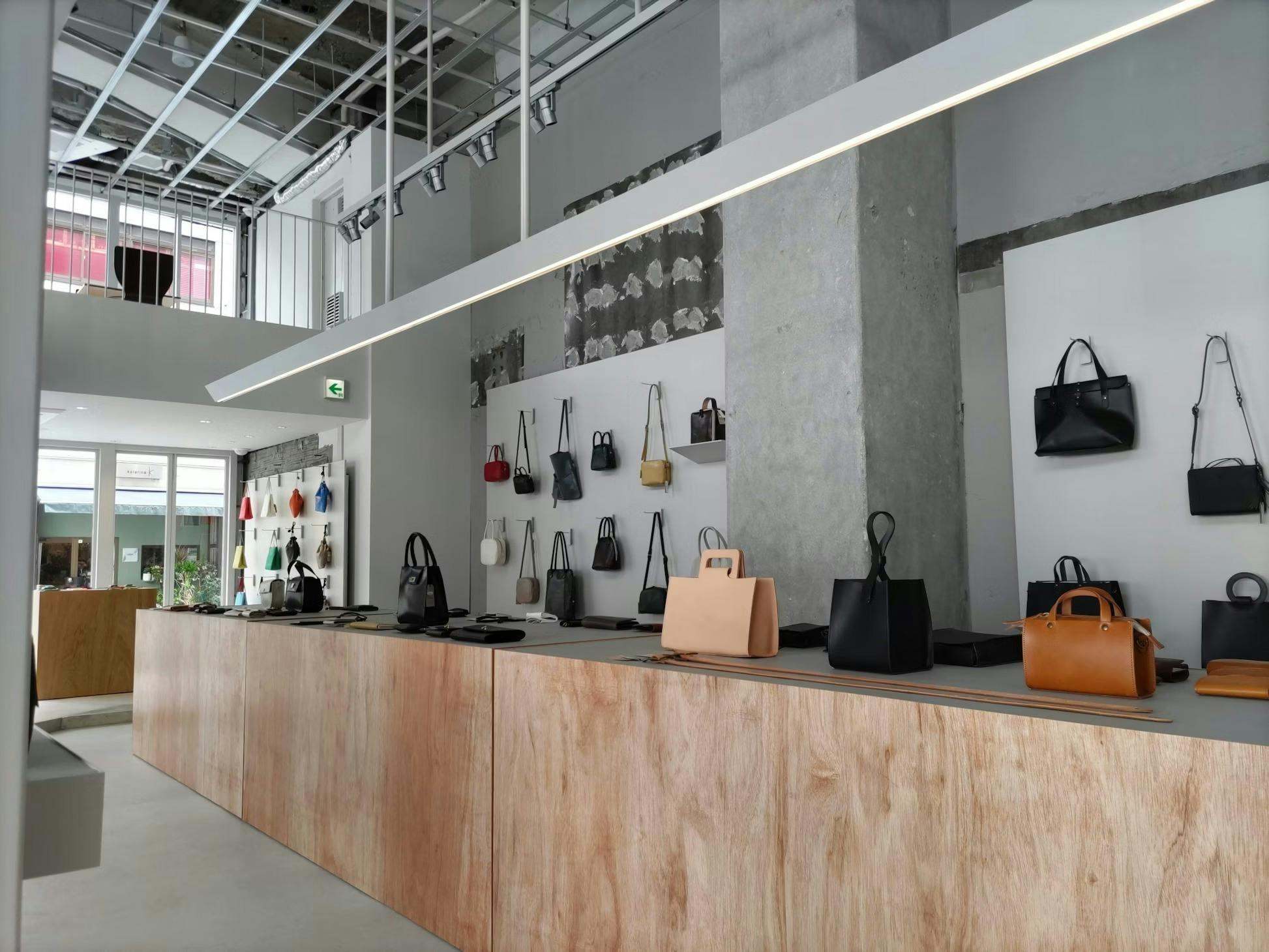 【本町駅5分】心斎橋駅からもアクセス可能！展示会やポップアップストアに最適なアパレル店舗をそのまま活用できる1F専有イベントスペース