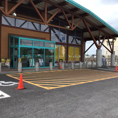 【ダイナム千葉横芝店】キッチンカーやプロモーションイベントに最適なアミューズメント施設のイベントスペース