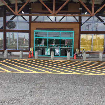 【ダイナム千葉横芝店】キッチンカーやプロモーションイベントに最適なアミューズメント施設のイベントスペース