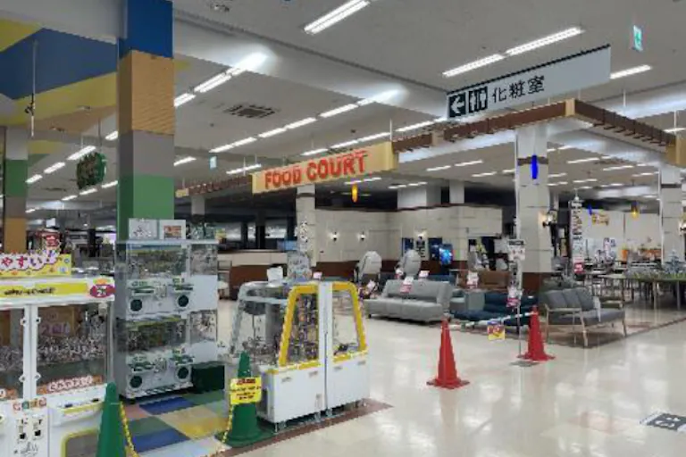 【イオンスーパーセンター栗原志波姫店】フードコート奥(ゲームセンター側) 販促プロモーションや物販に最適なスーパー店内催事イベントスペースの画像4