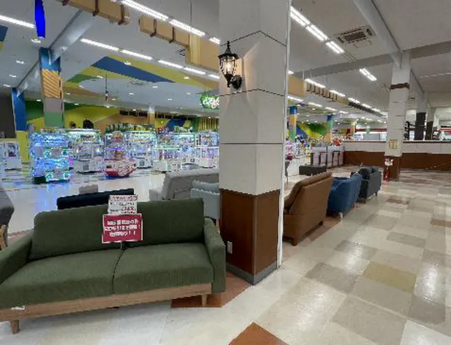 【イオンスーパーセンター栗原志波姫店】フードコート入口側催事場 販促プロモーションや物販に最適なスーパー店内催事イベントスペース