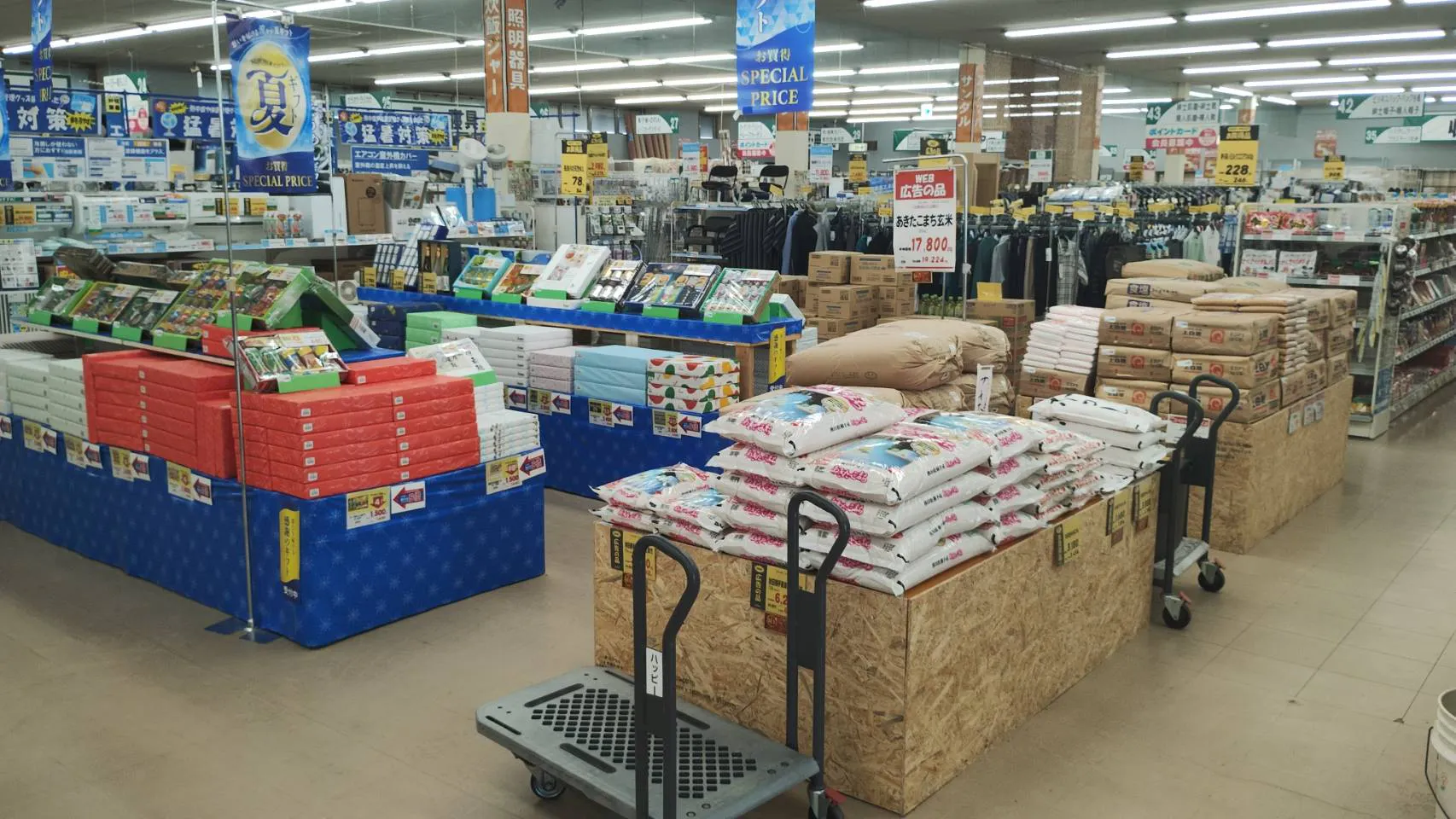 【ホームセンターハッピー湯沢店】物販や販促プロモーションに最適なレジ横にある催事スペース