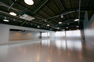 【目白駅3分】ポップアップストアや展示会に最適な天高5mの開放的な倉庫をリノベしたレンタルスペース