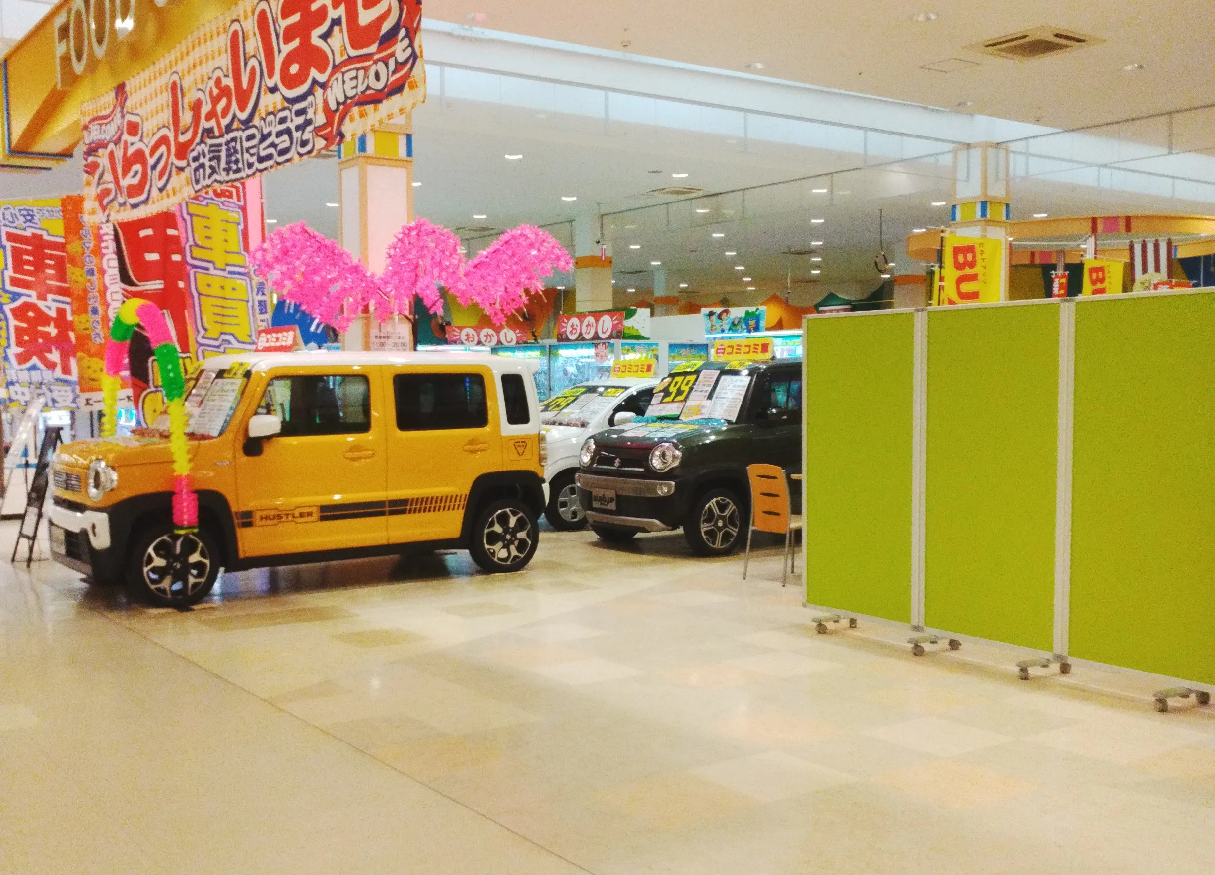【イオン手稲山口ショッピングセンター】フードコート前
