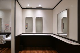 【イオンモール長久手】モール内広告 化粧室(全館)パウダールーム(2F)