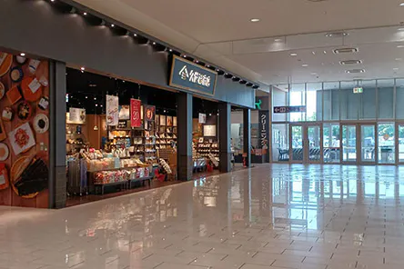 【イオンモール草津】1F久世福商店前