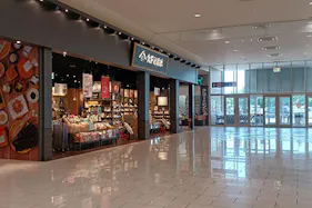 【イオンモール草津】1F久世福商店前