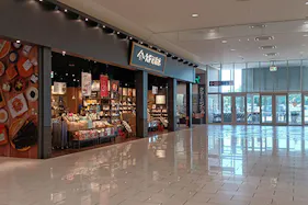 【イオンモール草津】1F久世福商店前