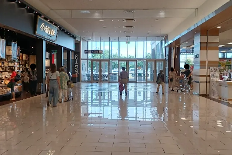 【イオンモール草津】1F久世福商店前の画像2