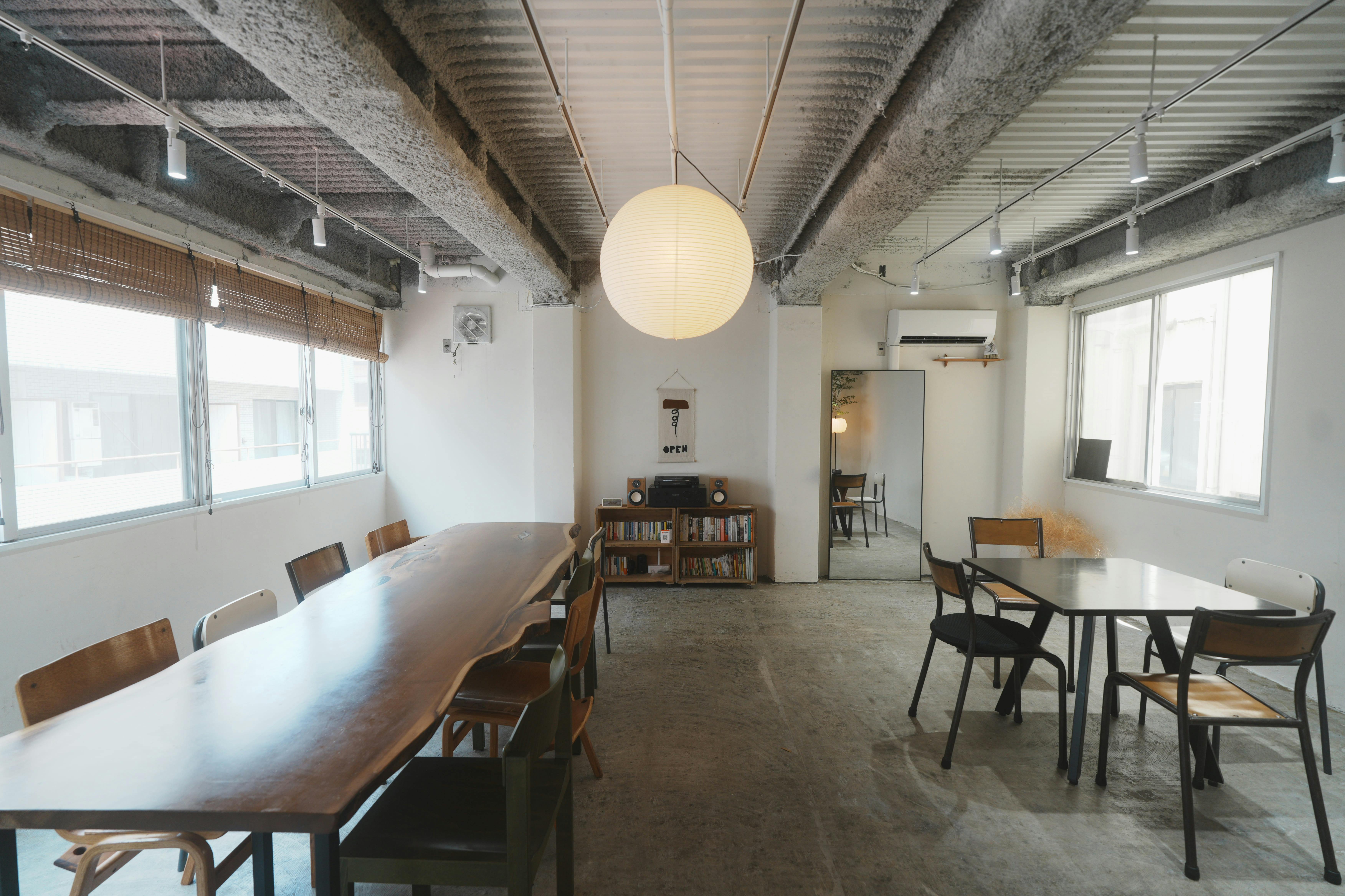 【代々木上原駅1分】ポップアップや展示会、撮影利用に最適な32㎡のシロハコスタジオ