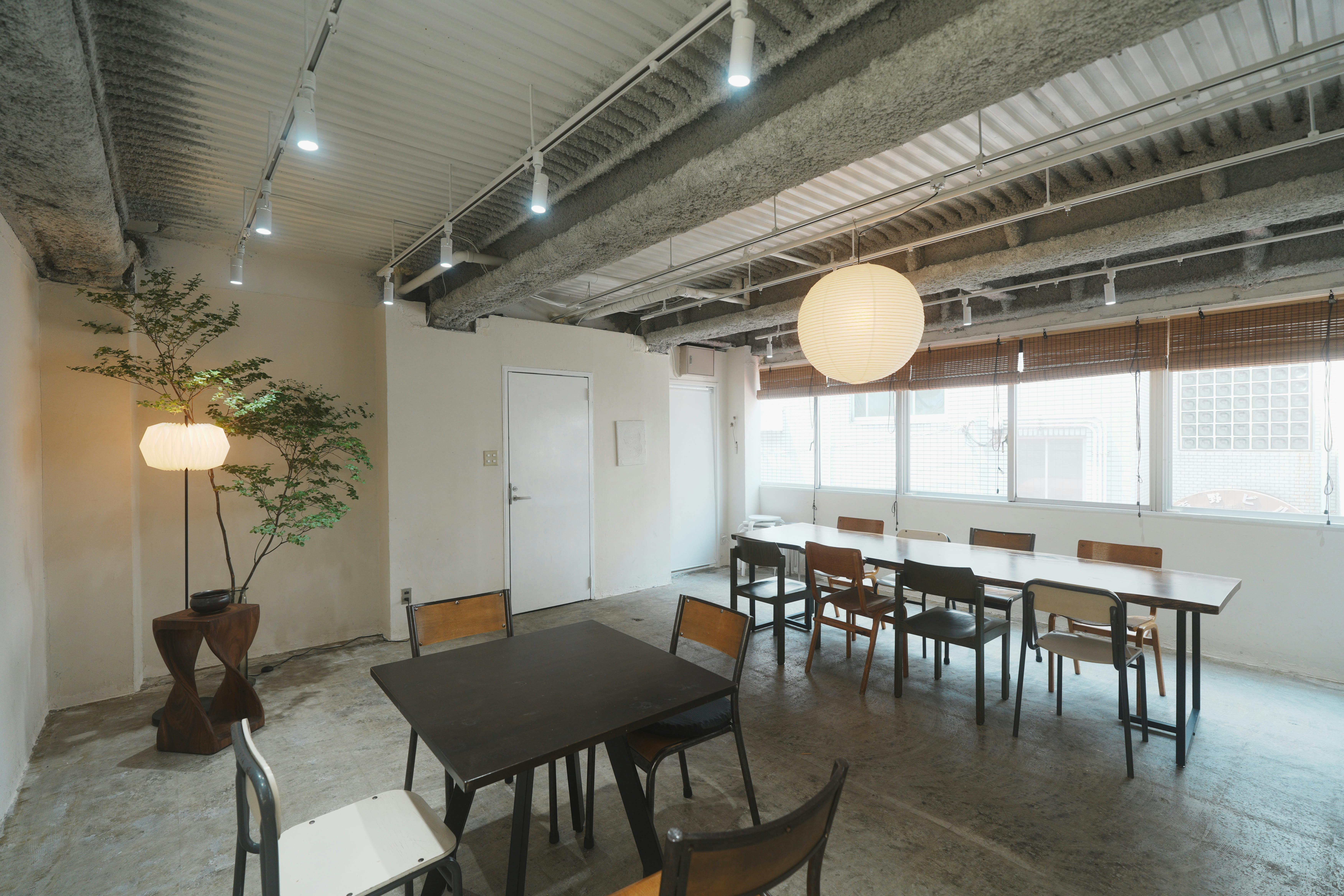 【代々木上原駅1分】ポップアップや展示会、撮影利用に最適な32㎡のシロハコスタジオ