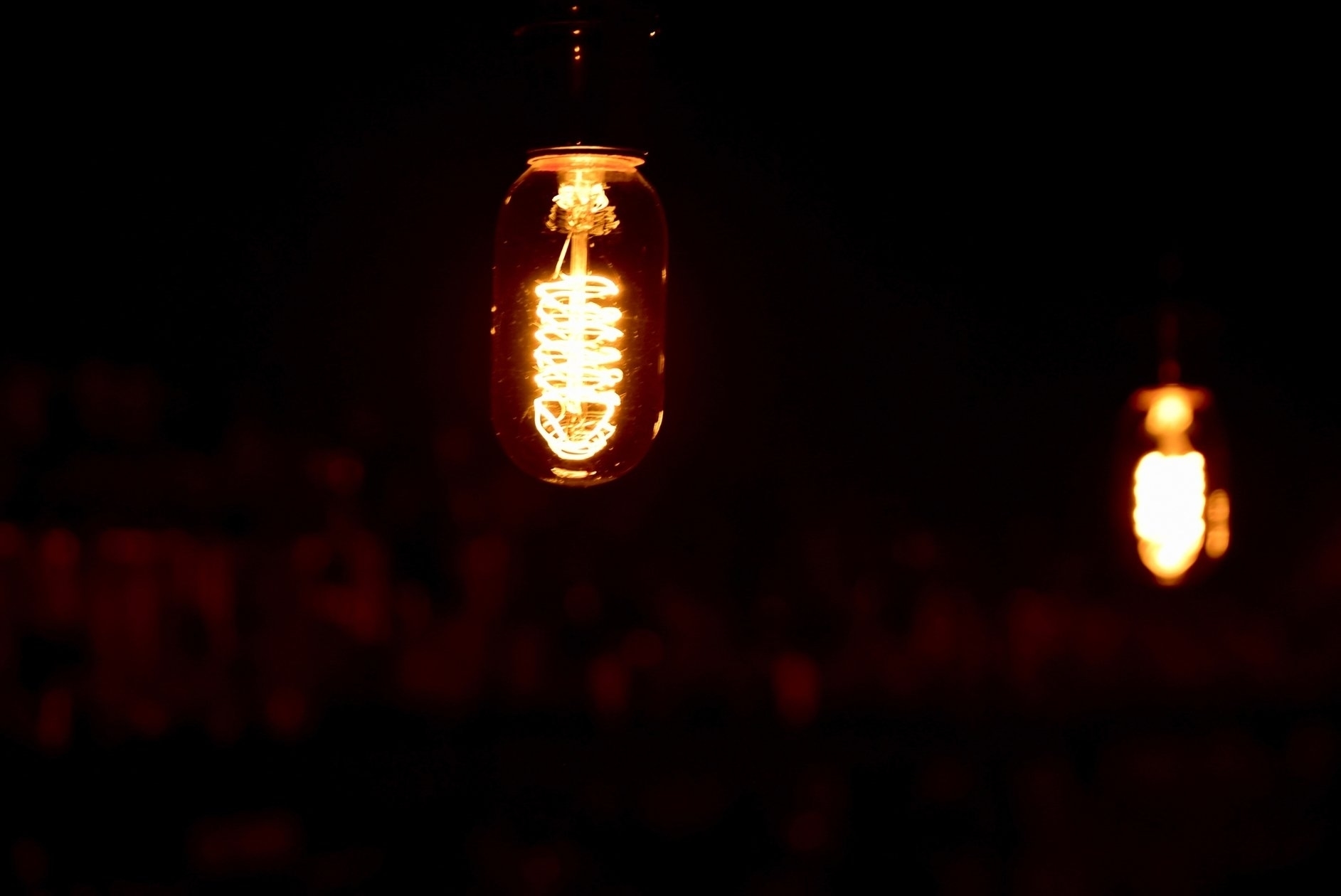 温もりのあるフィラメント・エジソンランプがあります。