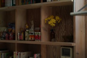 【池ノ上駅6分】撮影に適した光と影・素材が特徴的な自宅兼スタジオ