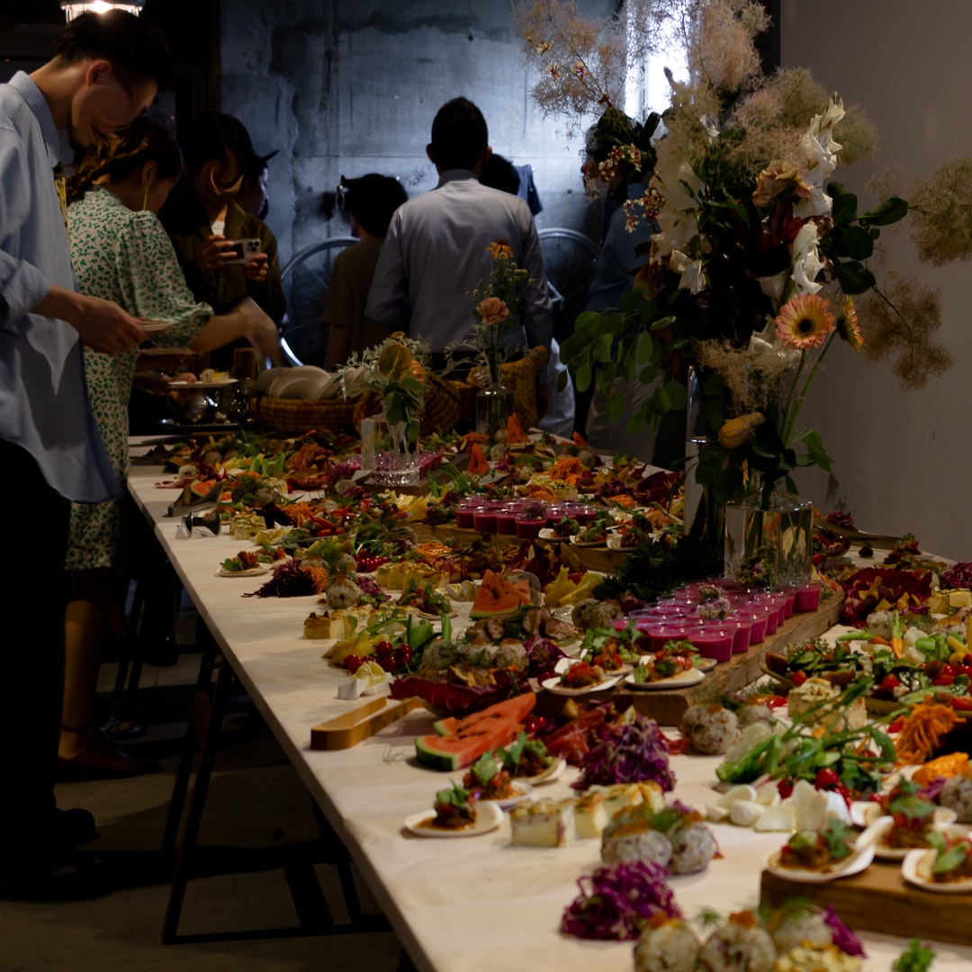 ウエディングパーティーや、プライベートパーティ、フード、ドリンクを持ち込んで、お楽しみいただけます。 併設のカフェPHYSICALからケータリングの手配も承っています。