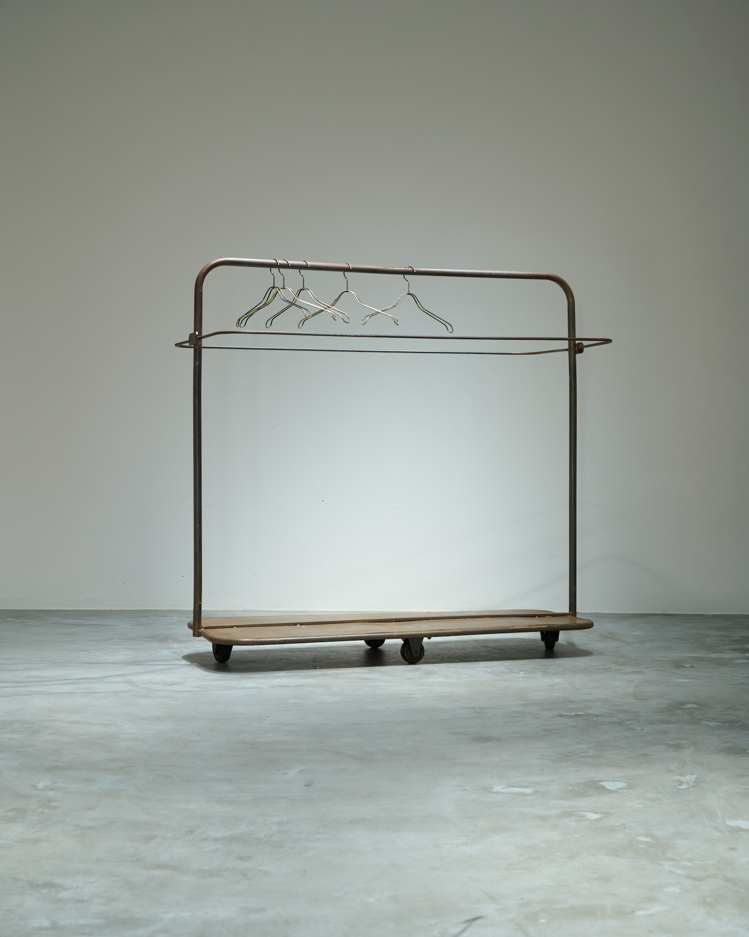 無料　アンティーク　ラック　ハンガー５本のみ無料