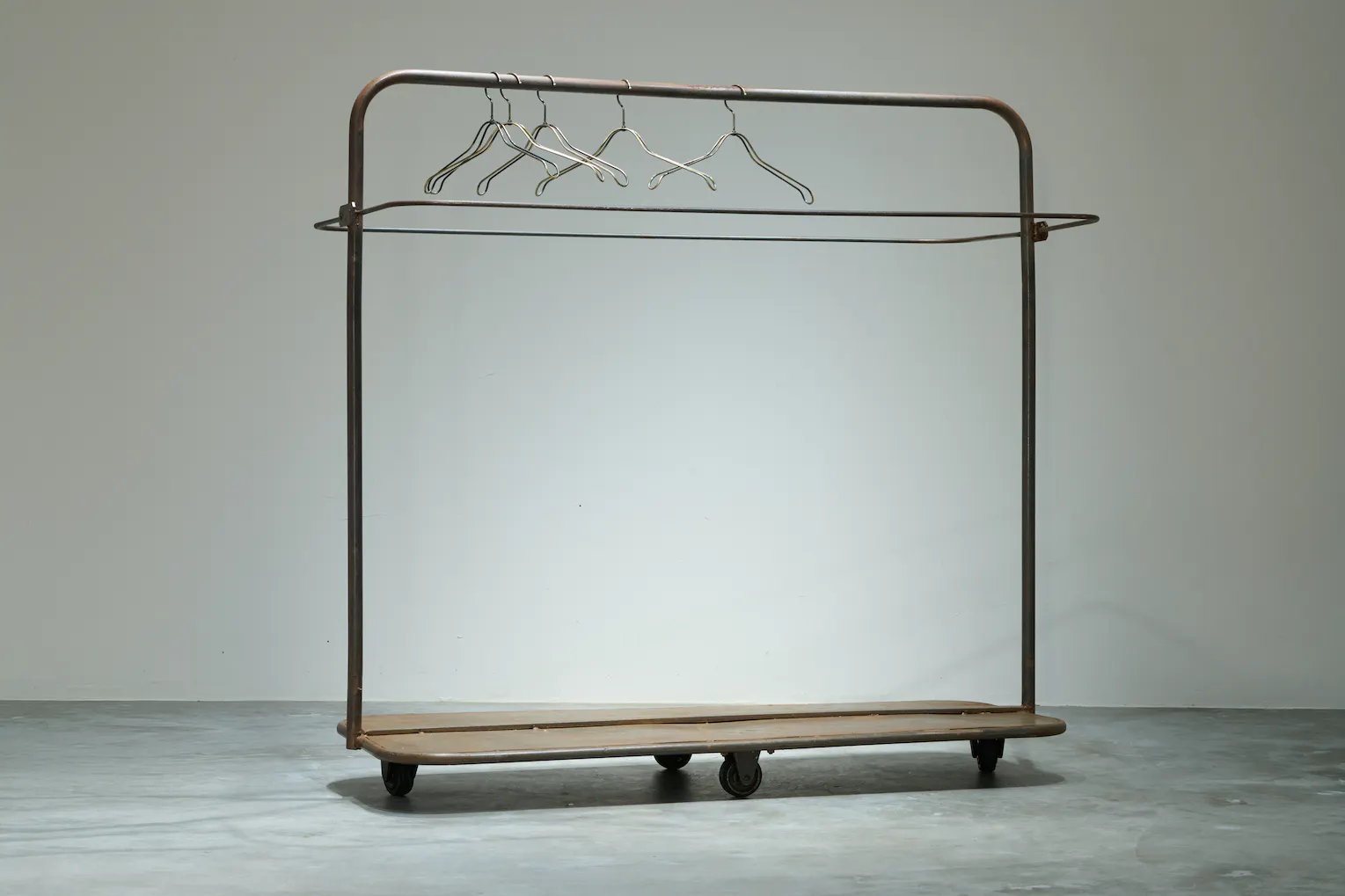 【千駄ヶ谷駅4分】展示会・POPUP・ワークショップに最適な店舗奥に広がる静謐な隠れ家スペース