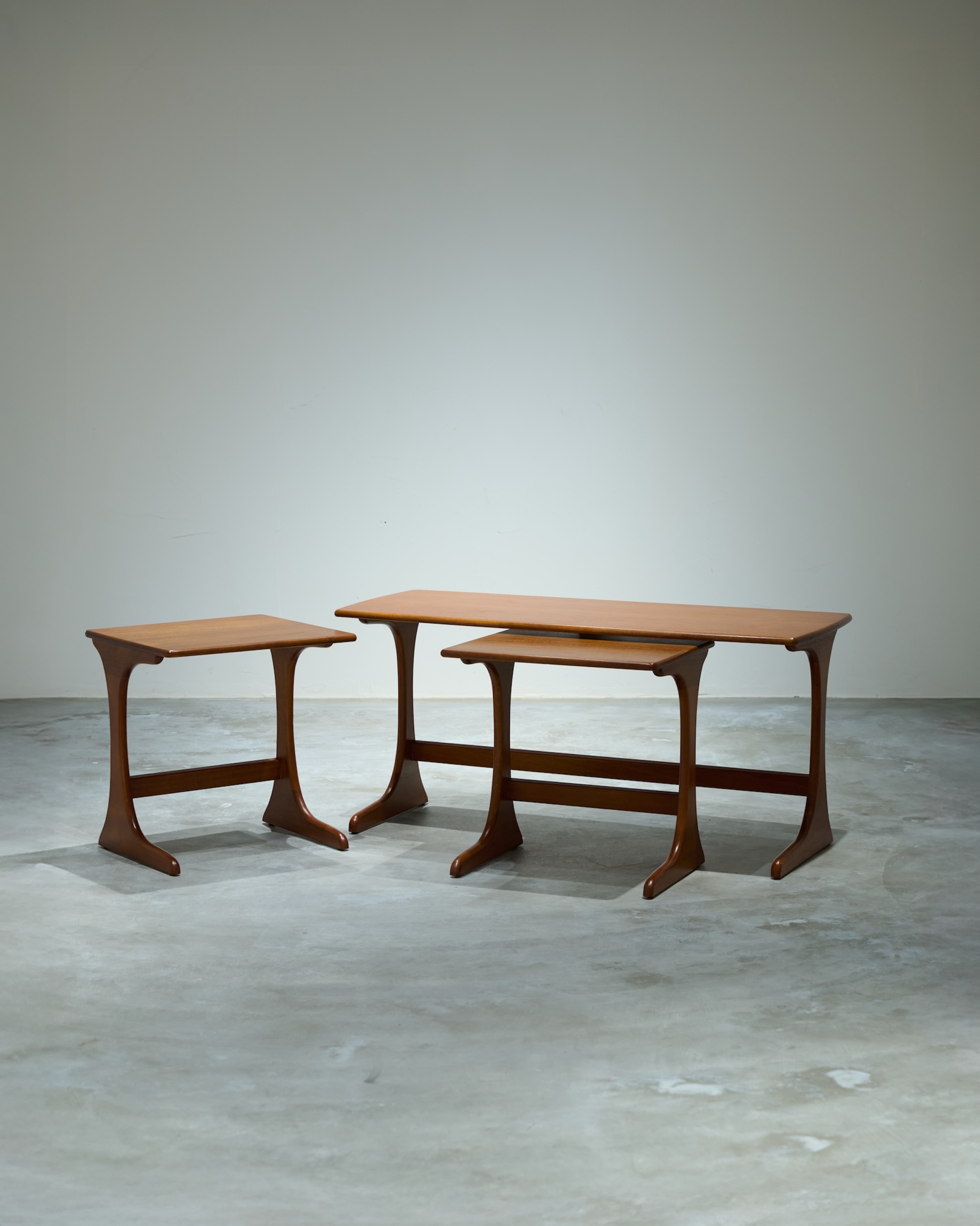 無料　低めテーブルセット