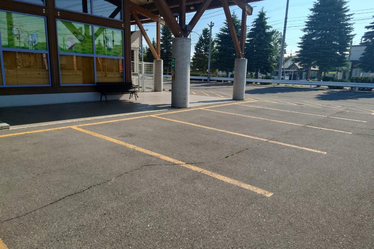 【ダイナム帯広店ゆったり館】キッチンカーやプロモーションに最適なアミューズメント施設のイベントスペース(店舗駐車場①)