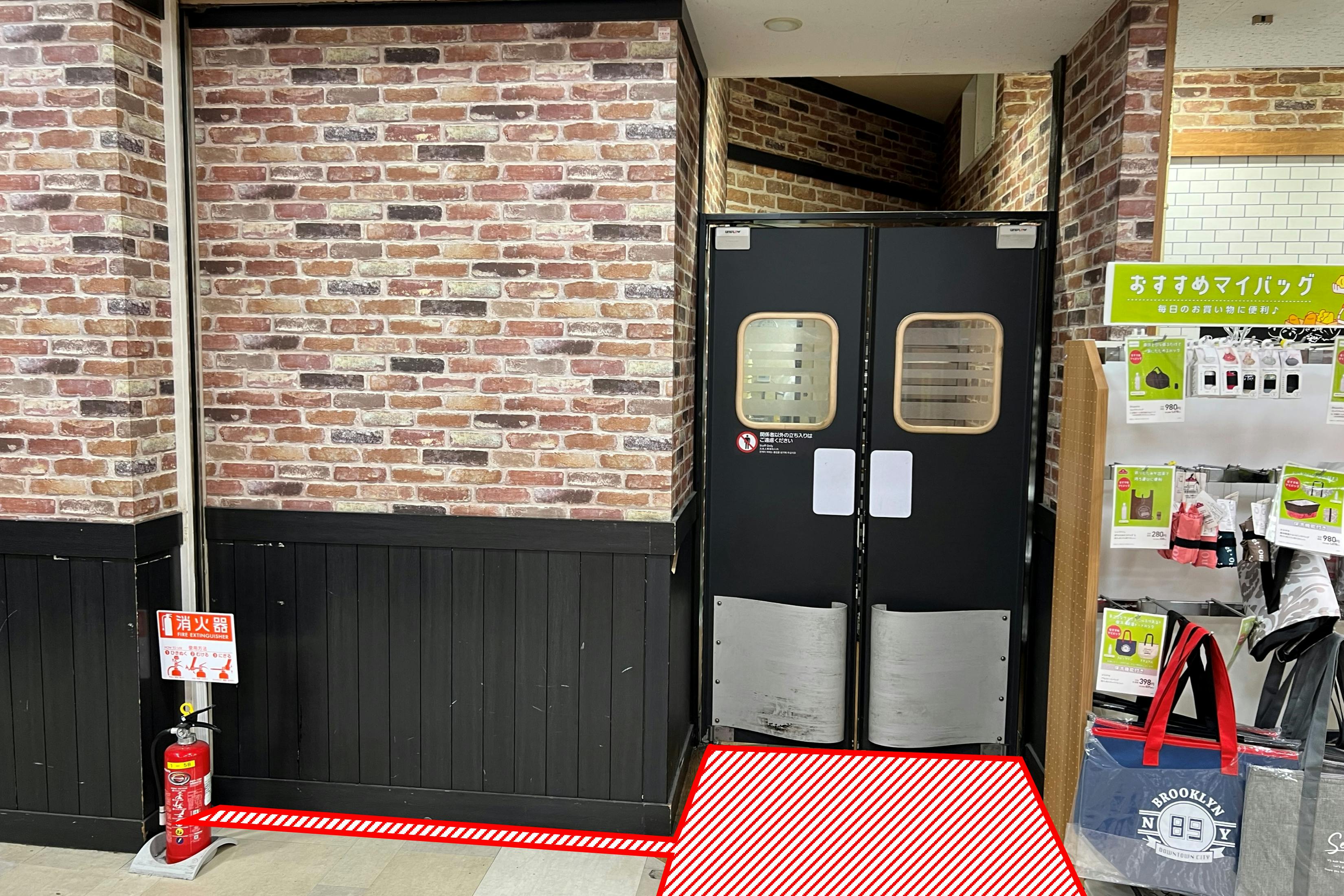 【イオンスタイル東神奈川】販売促進活動や物販に適した入口付近の通行客の多いスペース(銀だこ前)