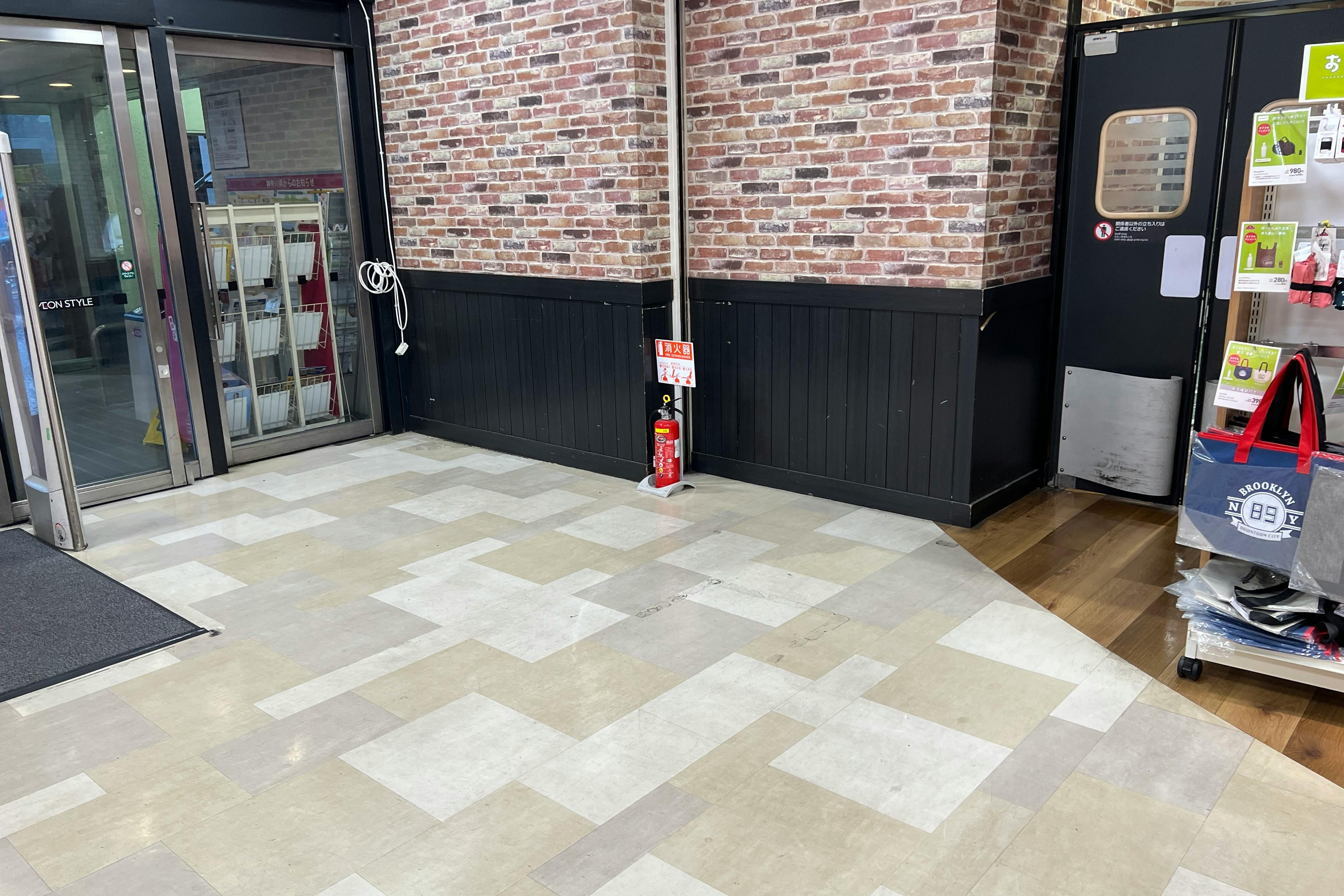 【イオンスタイル東神奈川】販売促進活動や物販に適した入口付近の通行客の多いスペース(銀だこ前)