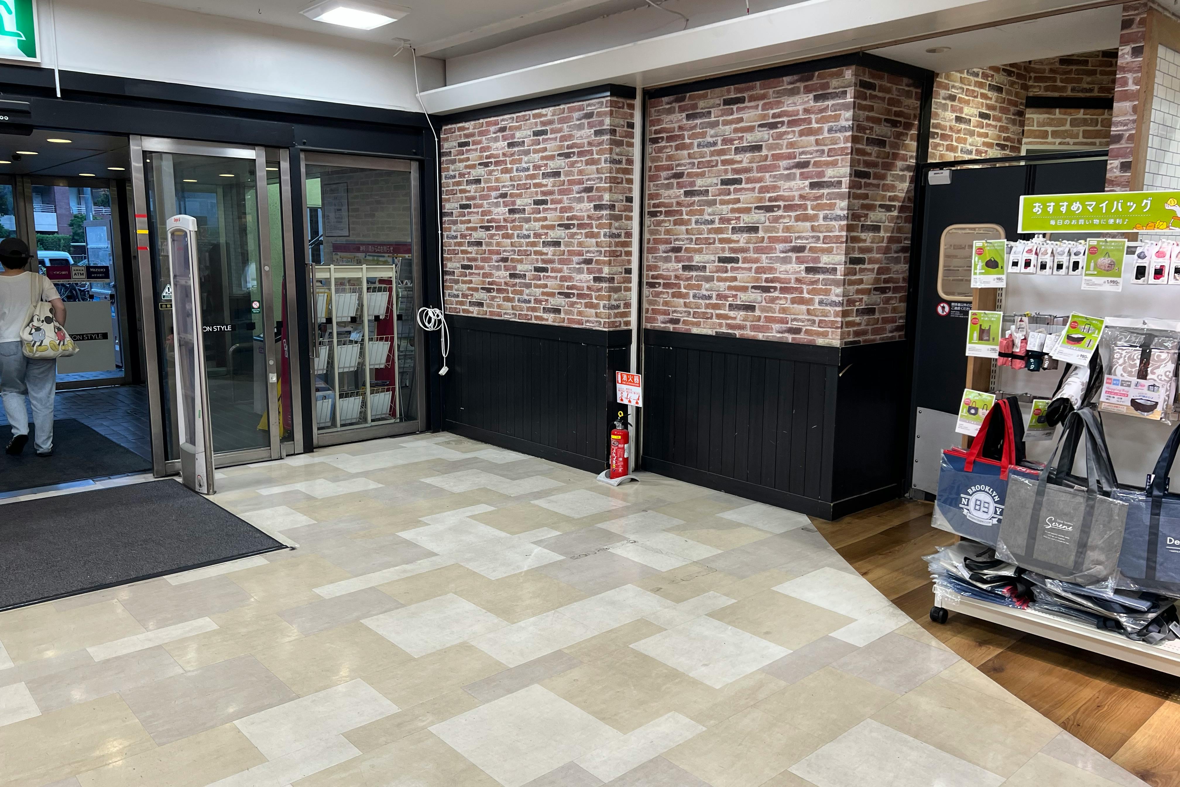 【イオンスタイル東神奈川】販売促進活動や物販に適した入口付近の通行客の多いスペース(銀だこ前)