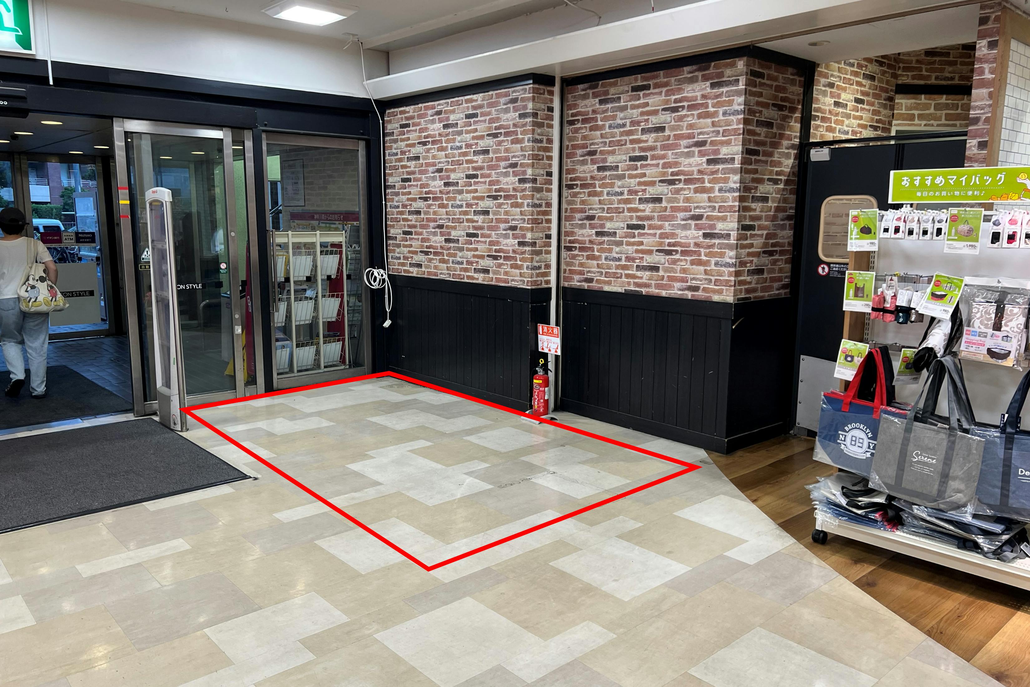 【イオンスタイル東神奈川】販売促進活動や物販に適した入口付近の通行客の多いスペース(銀だこ前)