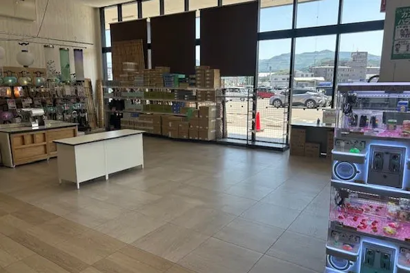 【スーパーセンターニシムタ人吉店】食物販や販促プロモーションに利用可能な1階フロアにあるイベントスペース