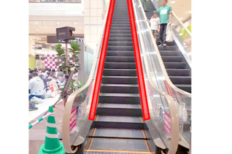 【イオンモール佐野新都市*】エスカレーターA(専門店中央)の画像1
