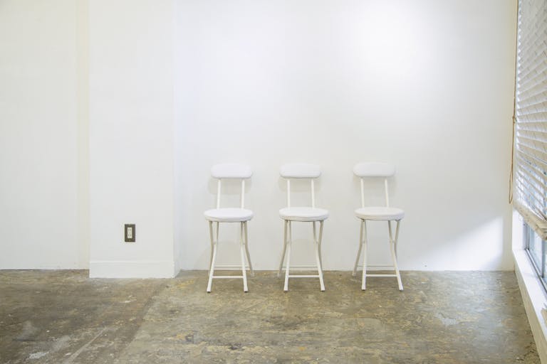 白椅子貸し出し可能(個数はお問い合わせください)