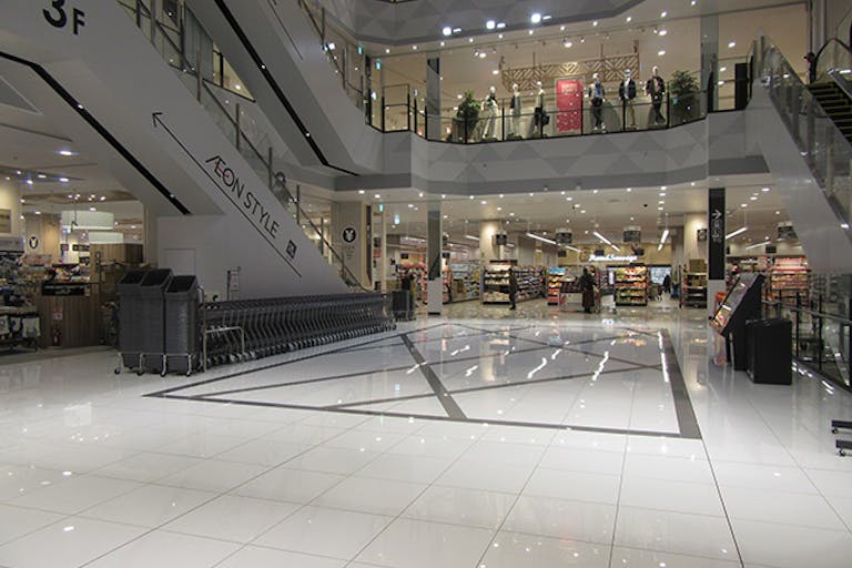 【イオンモールいわき小名浜】2階 ウエストコート(イオンスタイル前)の画像1