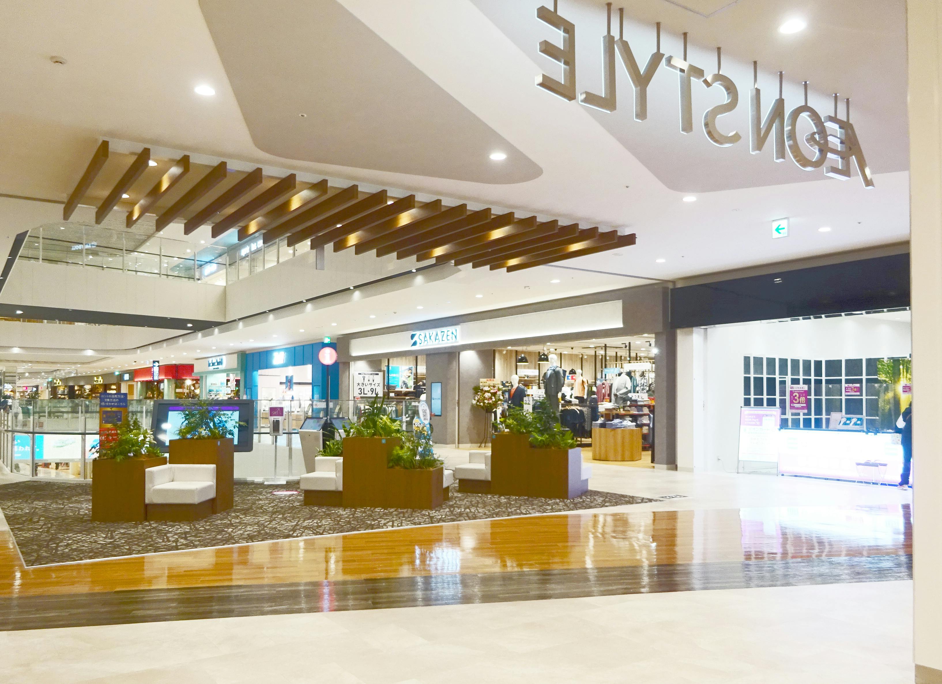 【イオンモール新利府】２階 イオンスタイル前コートの画像