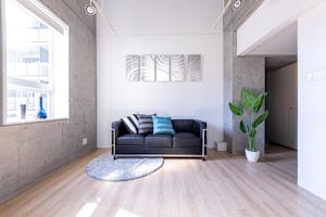 【赤羽橋駅4分】〔天井高4m×2面採光〕自然光×コンクリが生み出すデザイン空間