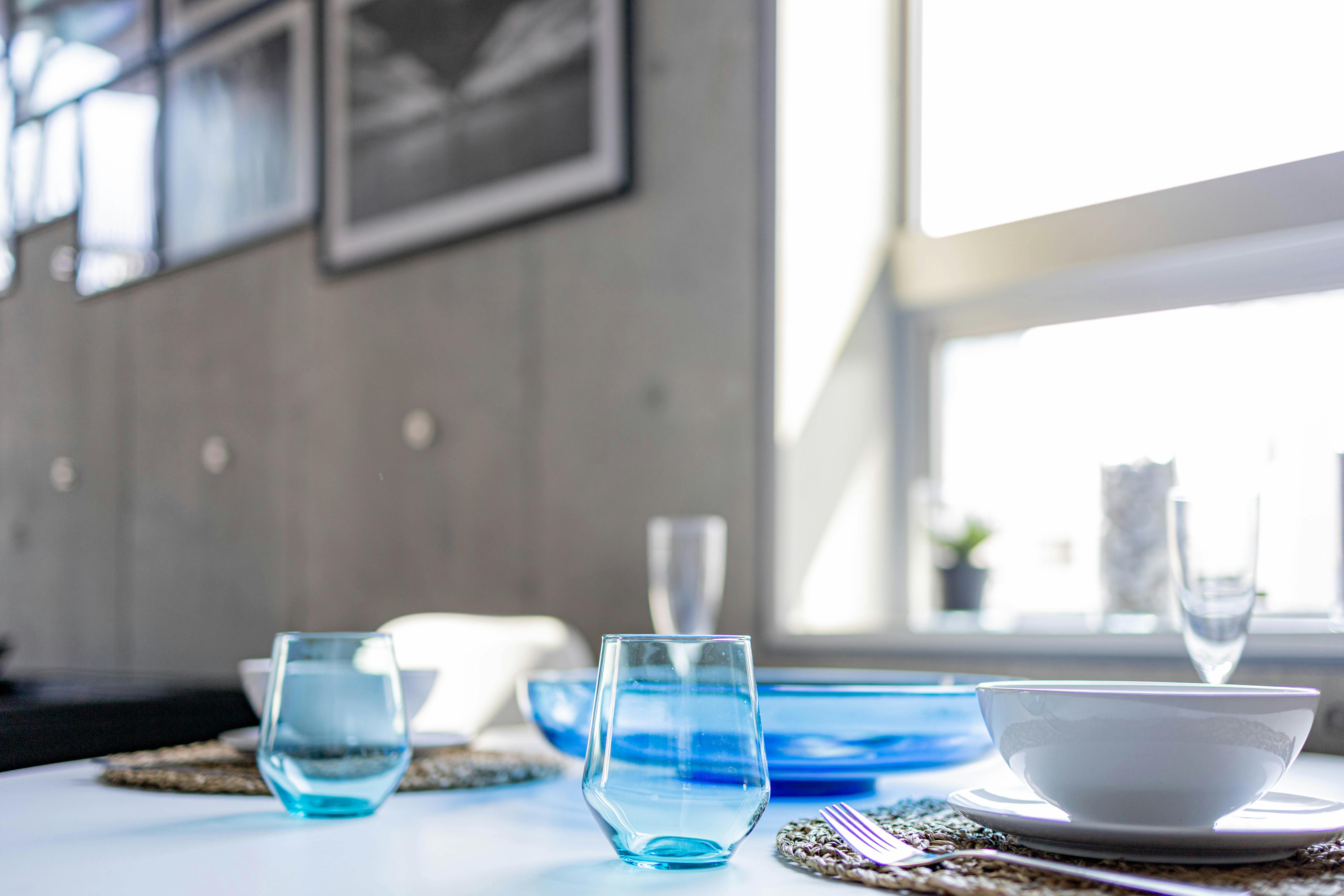 【赤羽橋駅4分】〔天井高4m×2面採光〕自然光×コンクリが生み出すデザイン空間