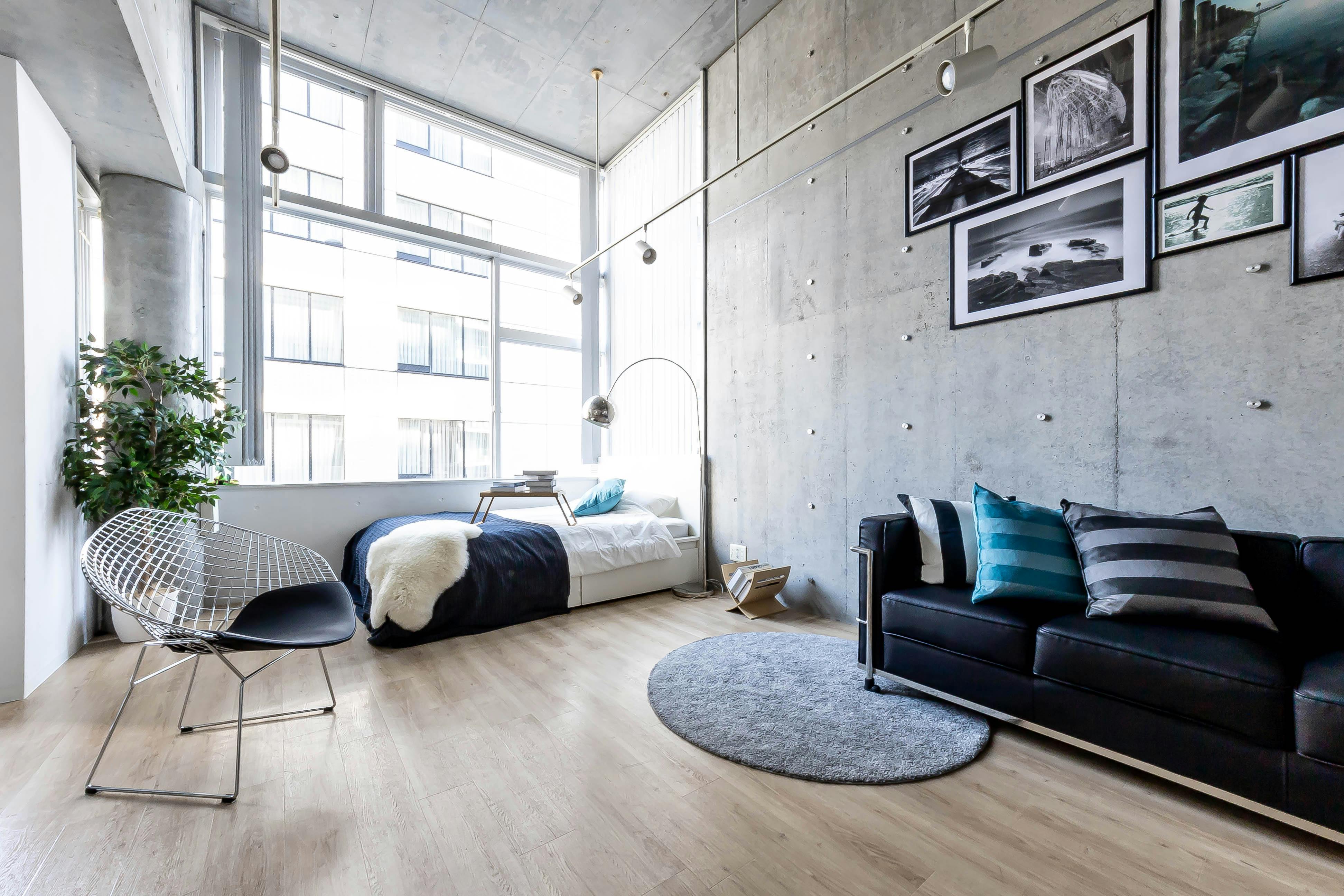 【赤羽橋駅4分】〔天井高4m×2面採光〕自然光×コンクリが生み出すデザイン空間