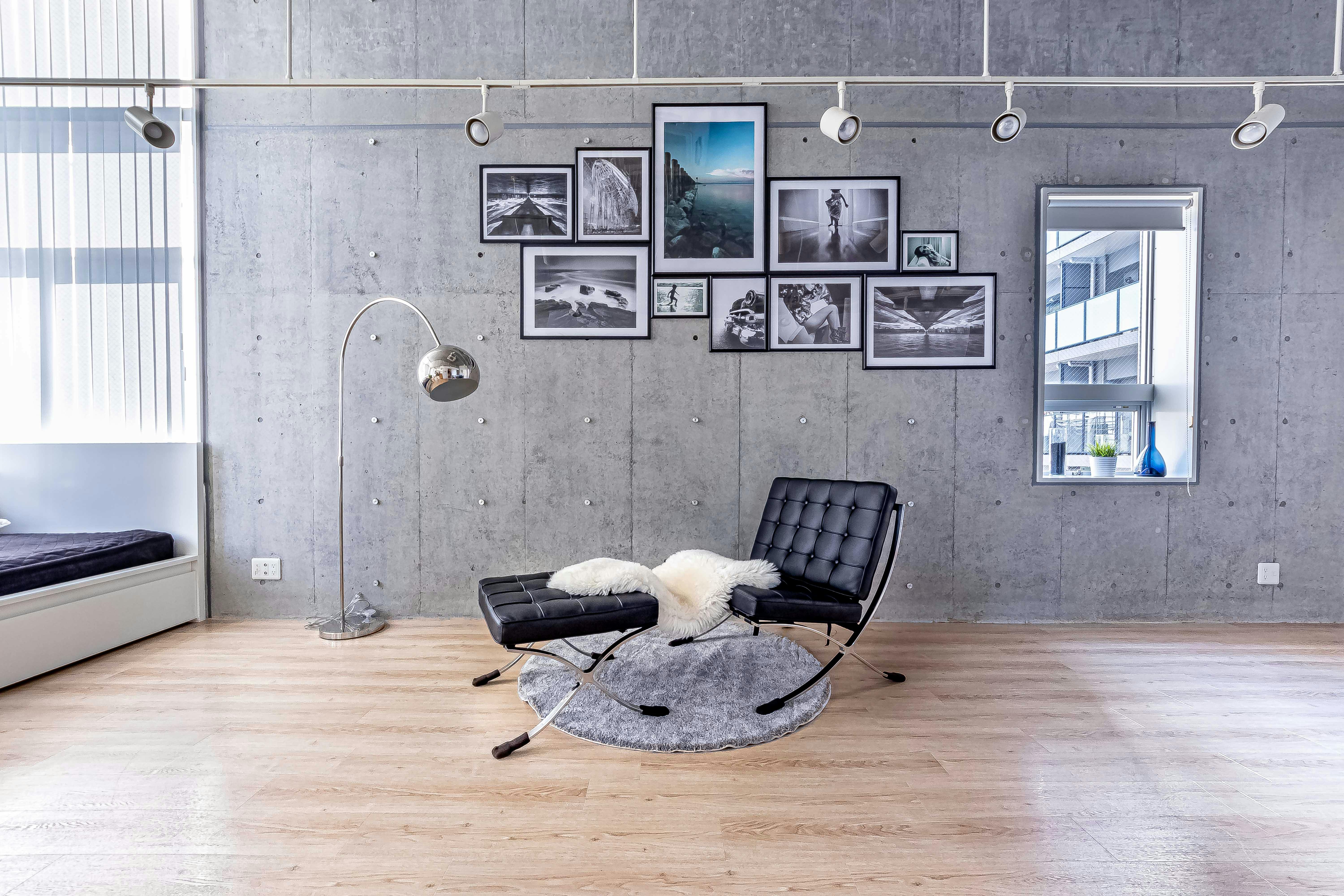 【赤羽橋駅4分】〔天井高4m×2面採光〕自然光×コンクリが生み出すデザイン空間