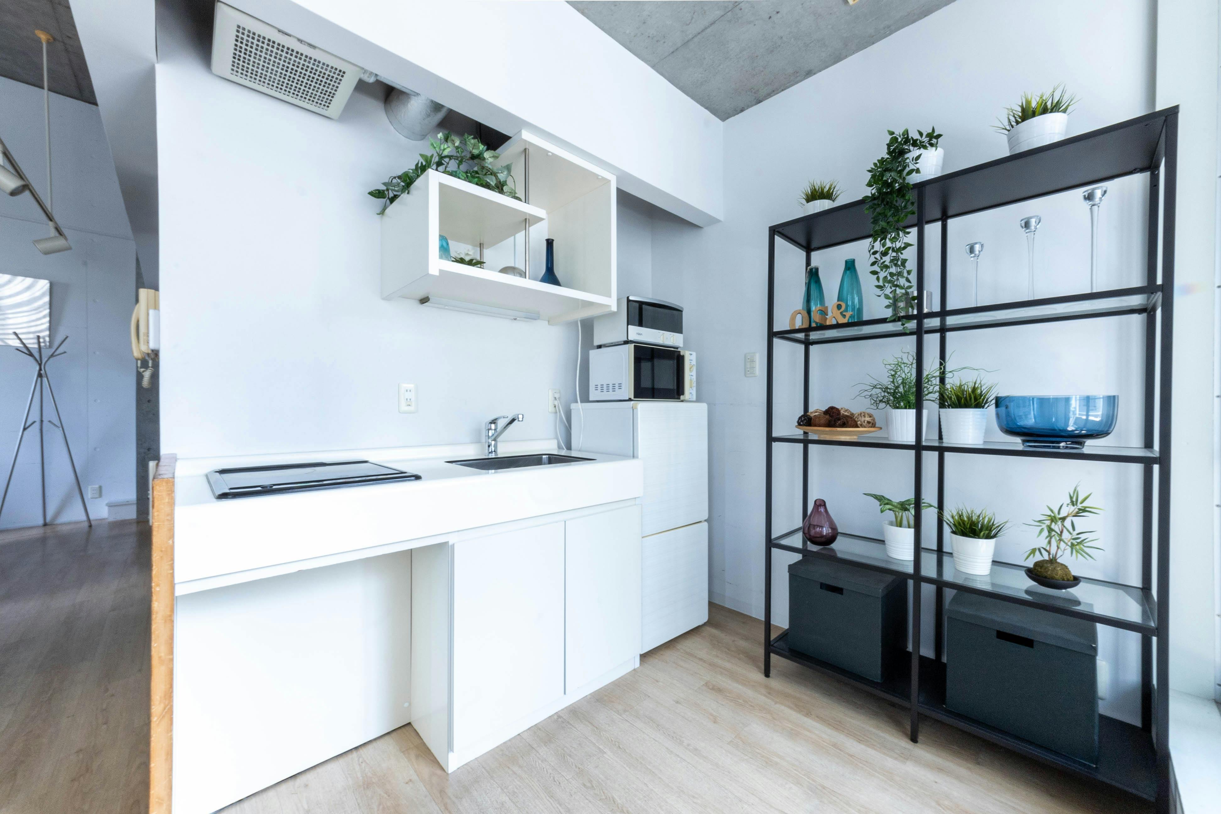 【赤羽橋駅4分】〔天井高4m×2面採光〕自然光×コンクリが生み出すデザイン空間