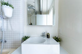 【赤羽橋駅4分】〔天井高4m×2面採光〕自然光×コンクリが生み出すデザイン空間